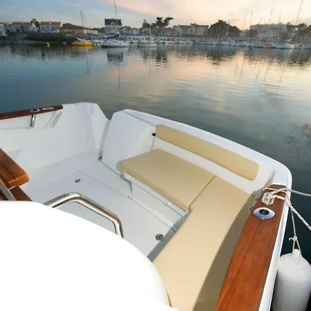Beneteau Antares 30 Fly- Rima 船上ホテル *