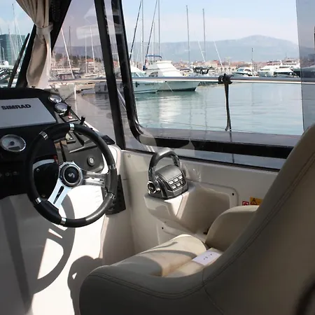 Beneteau Antares 30 Fly- Rima スプリト